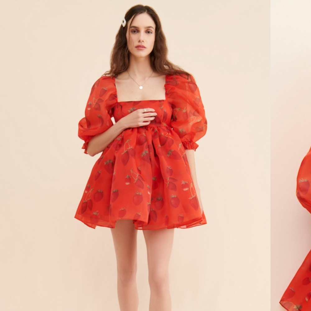 Selkie Strawberry Puff Dress